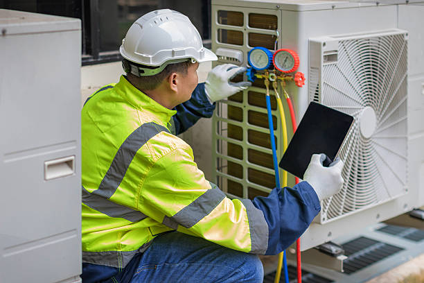Professional Hvac Installation technician working in Weston, FL